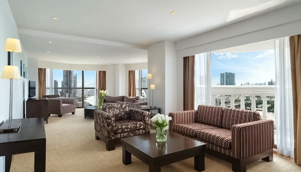 هتل لبوا ات استیت تاور بانکوک